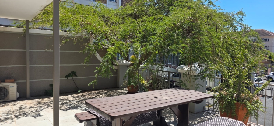 2 Bedroom Property for Sale in Gardens Western Cape